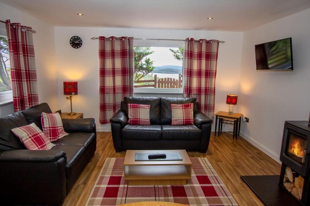 Braemore * Tarbert (Lewis and Harris)